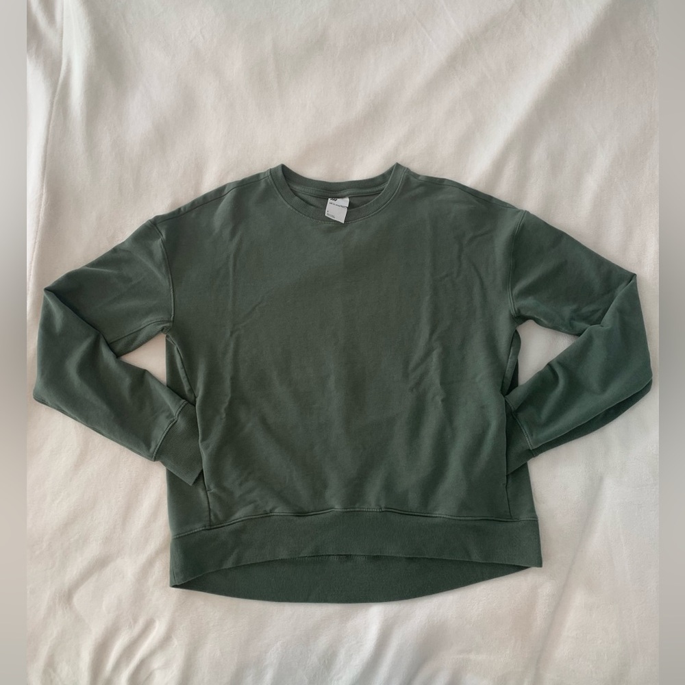 all in motion Cropped Sweatshirt with Pockets - Picture 4 of 7